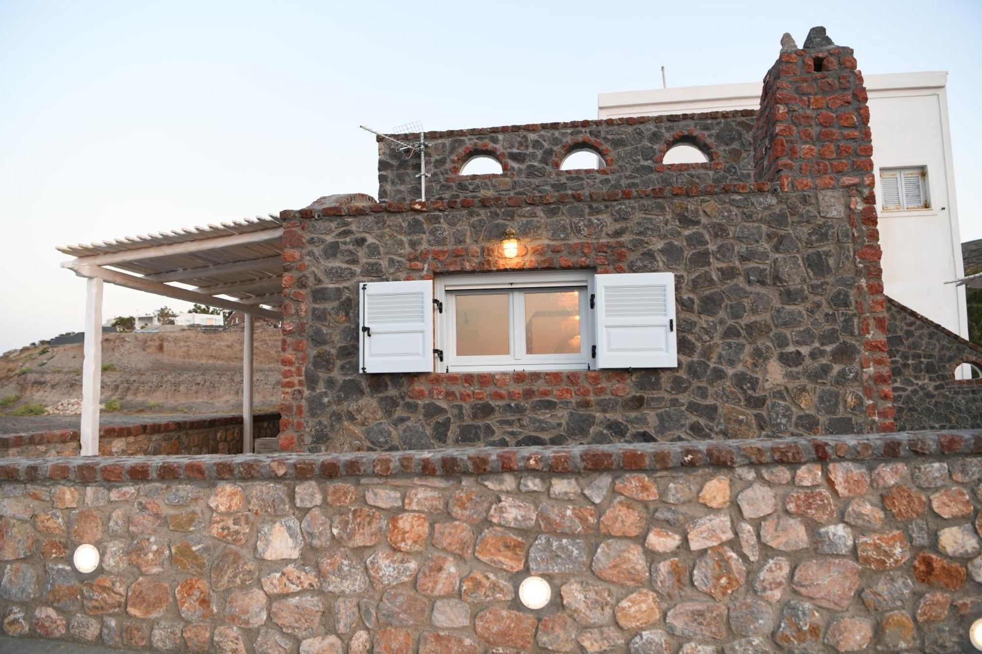 Starlight Luxury Seaside Villa & Suites Imerovígli Extérieur photo