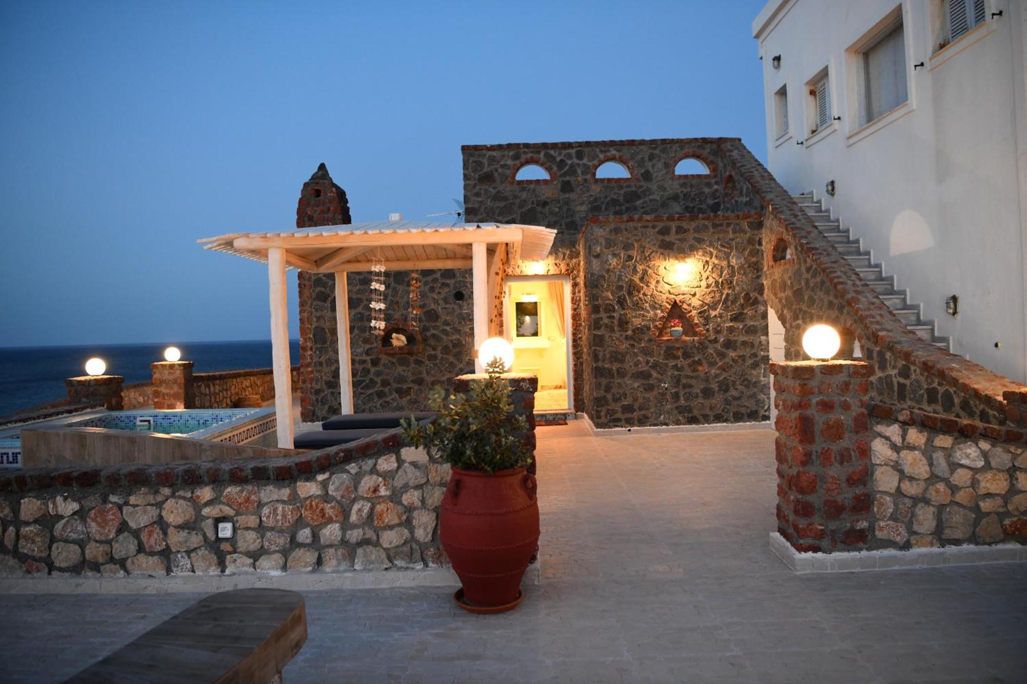 Starlight Luxury Seaside Villa & Suites Imerovígli Extérieur photo